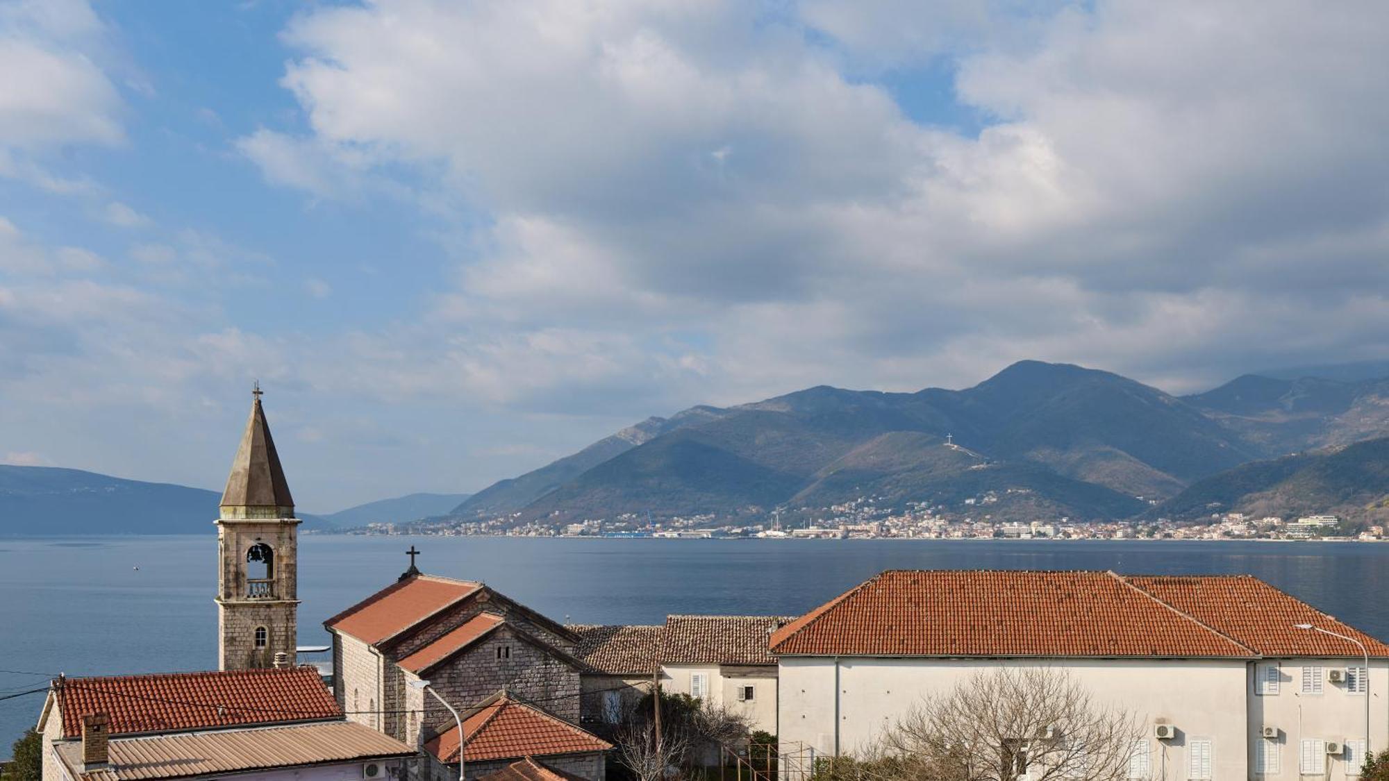 Bayview Apartments Tivat Montenegro Buitenkant foto