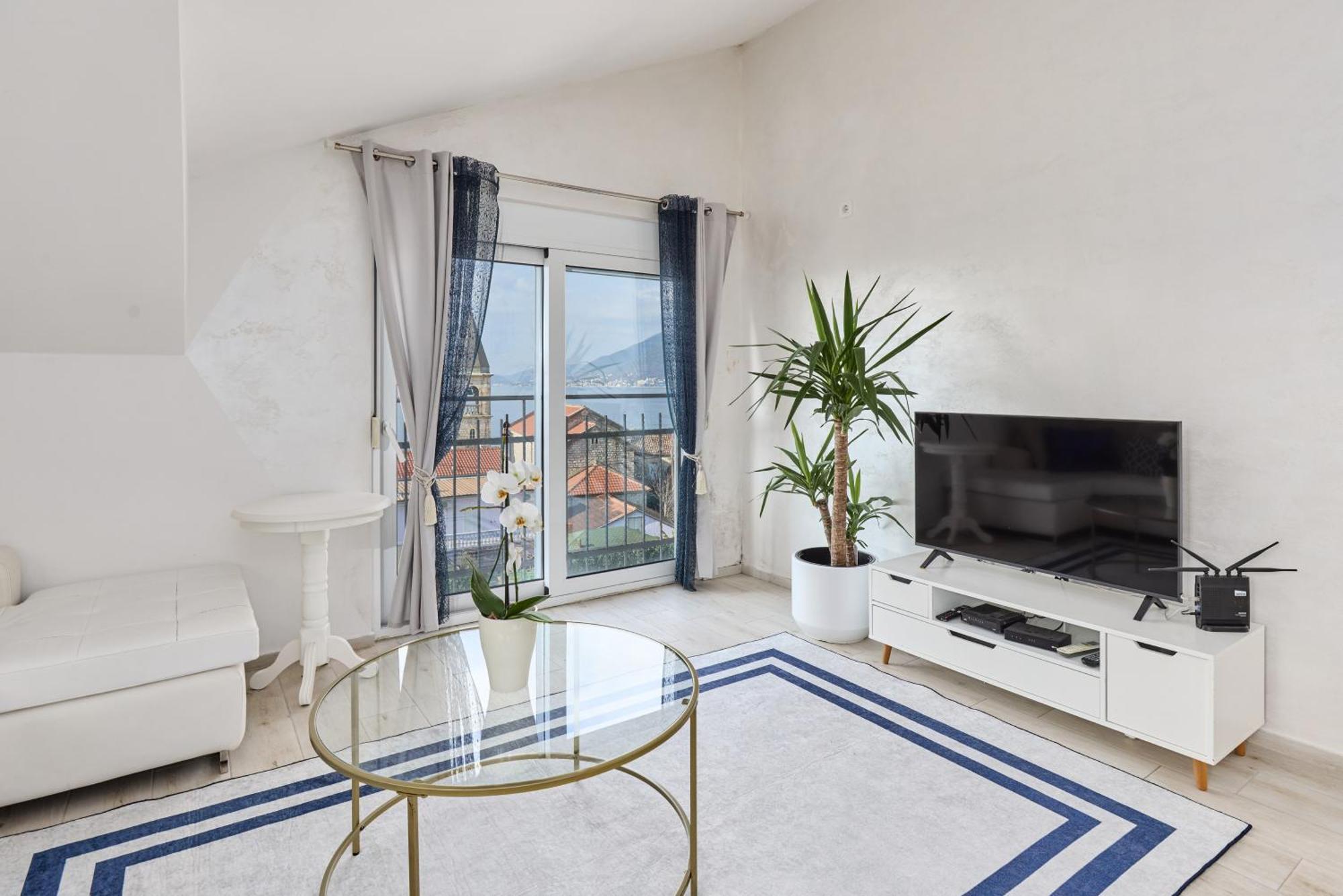 Bayview Apartments Tivat Montenegro Buitenkant foto
