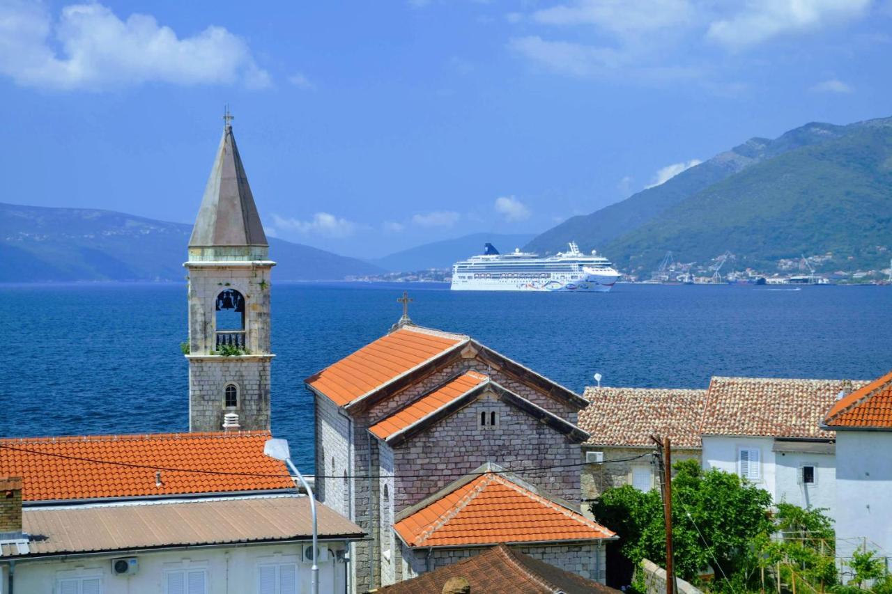Bayview Apartments Tivat Montenegro Buitenkant foto