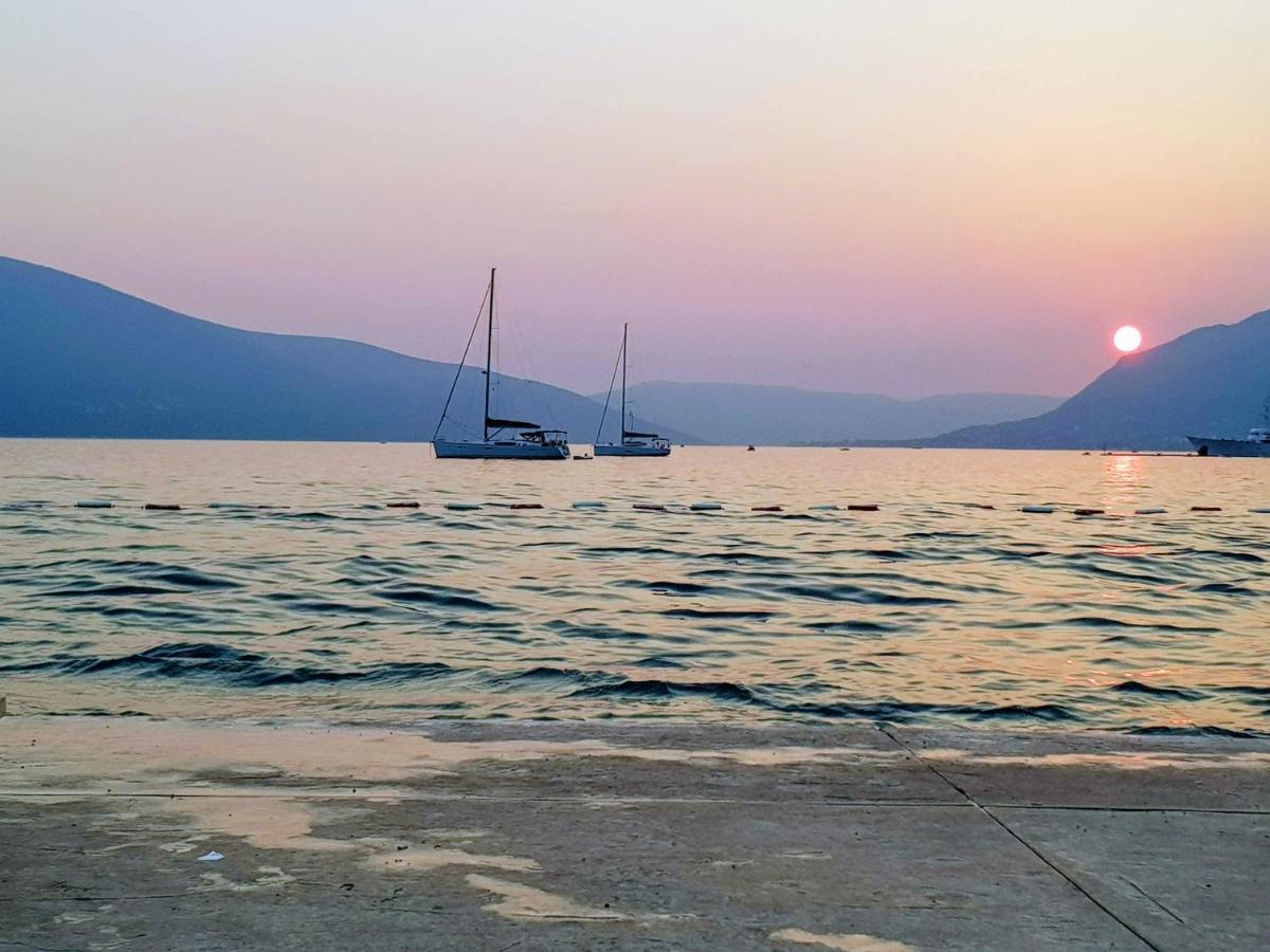Bayview Apartments Tivat Montenegro Buitenkant foto