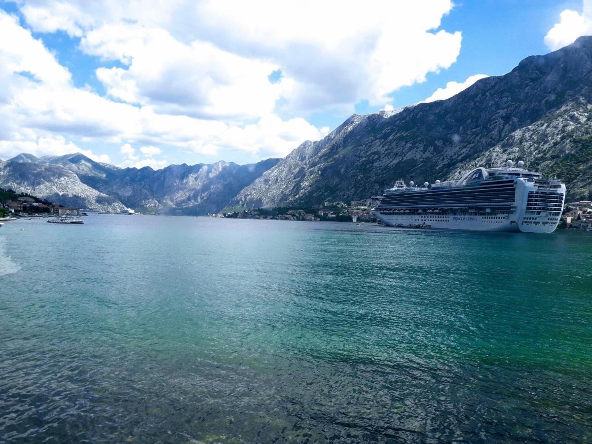 Bayview Apartments Tivat Montenegro Buitenkant foto