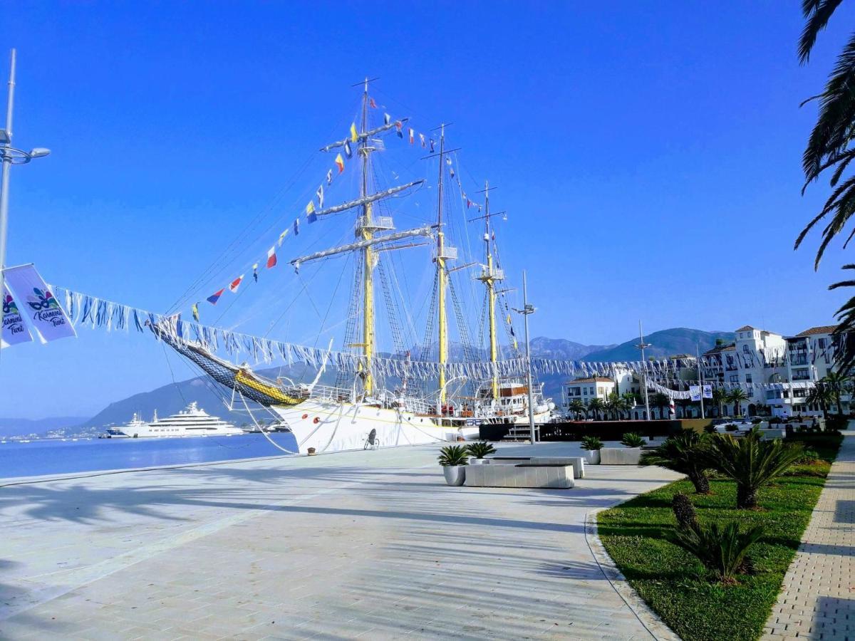 Bayview Apartments Tivat Montenegro Buitenkant foto